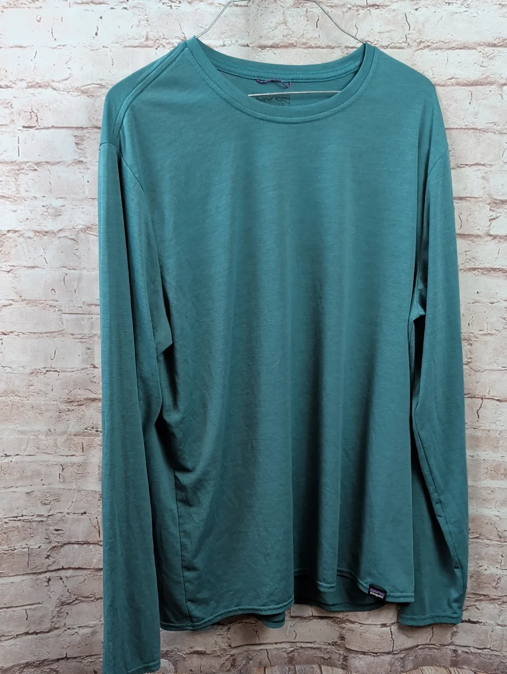 Patagonia Men's Long Sleeve Performance Shirt  Green Logo Large